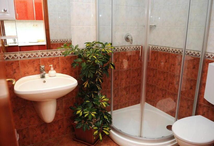Apartamento 2 Dormitórios, Apartman Bella