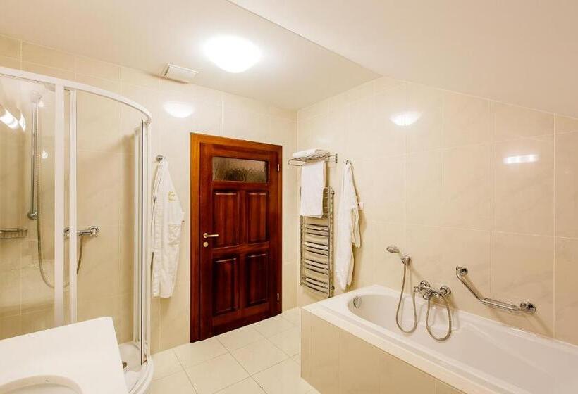 اتاق لوکس, Bankov Košice