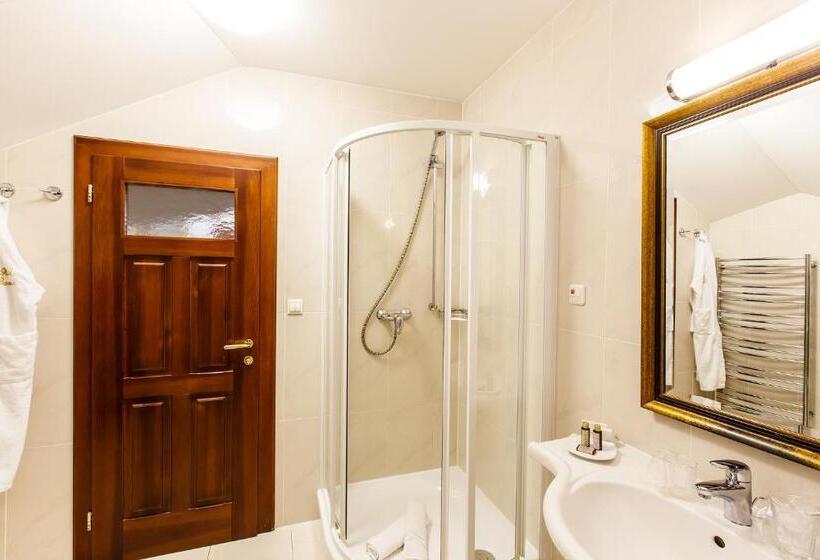 اتاق لوکس, Bankov Košice