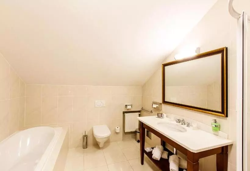 اتاق لوکس, Bankov Košice