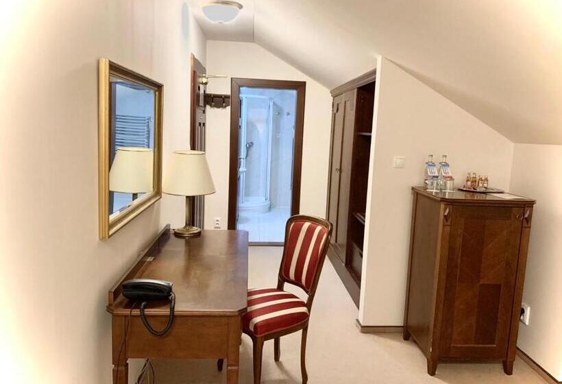 اتاق سوپریور با تخت بزرگ, Bankov Košice