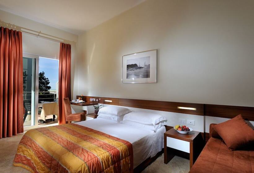 חדר סופריור לארבעה, Bembo