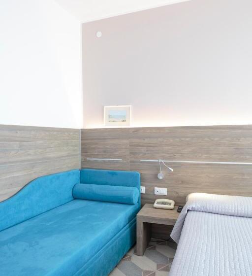 חדר קלאסי לשלושה, Capri 3 Stelle Superior