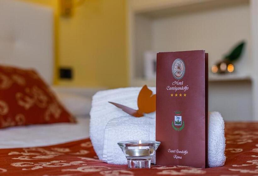 اتاق کلاسیک با چشمانداز دریاچه, Castel Gandolfo