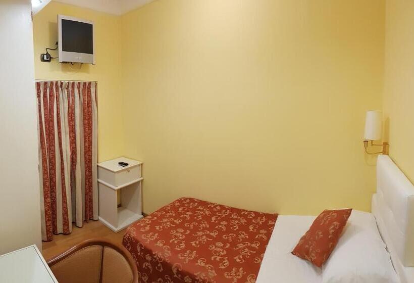 اتاق استاندارد یک نفره, Castel Gandolfo