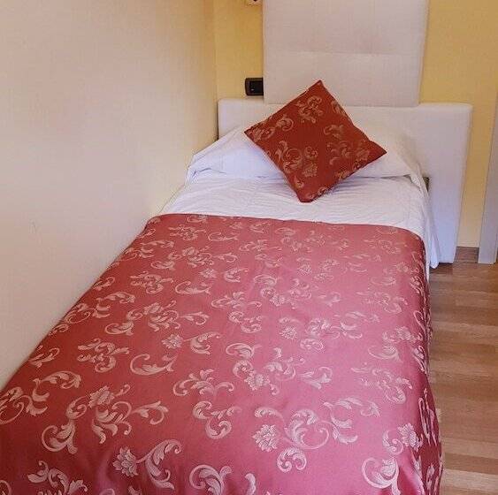 اتاق استاندارد یک نفره, Castel Gandolfo