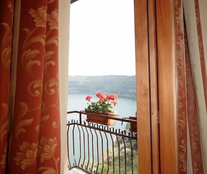 ダブルベッドスタンダードルーム, Castel Gandolfo