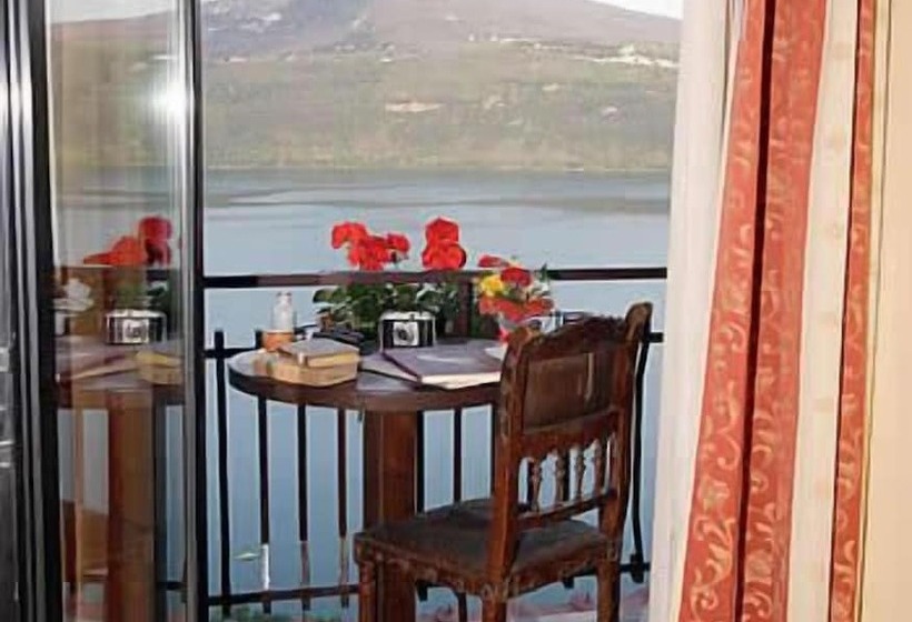 اتاق استاندارد با تخت دوبل, Castel Gandolfo