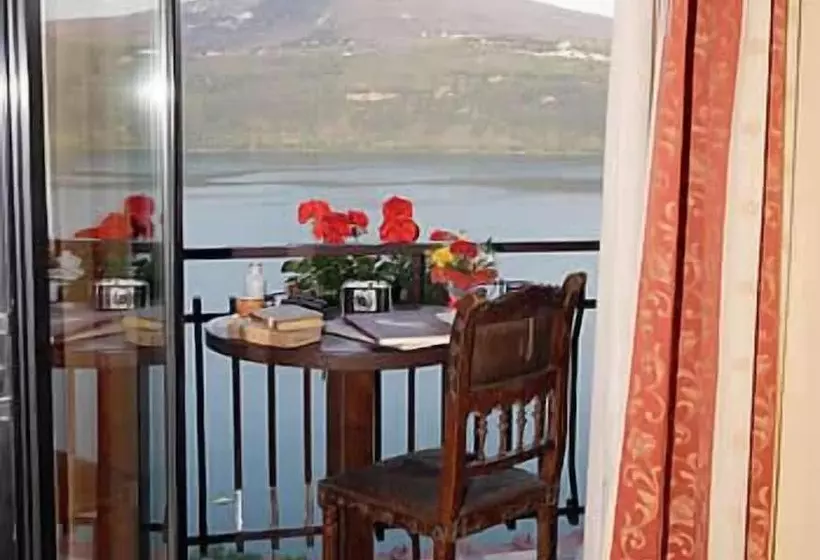 ダブルベッドスタンダードルーム, Castel Gandolfo