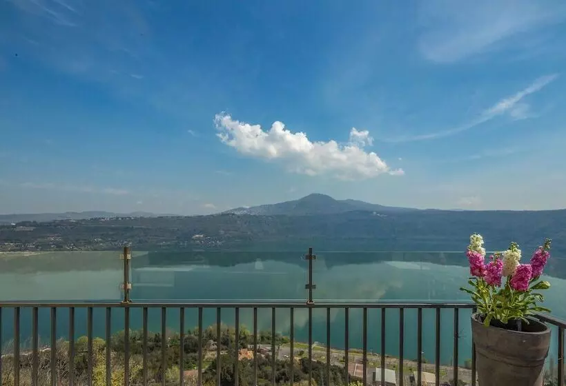 ペントハウス2ベッドルームアパート, Castel Gandolfo