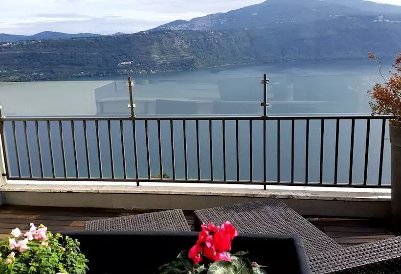 ペントハウス2ベッドルームアパート, Castel Gandolfo