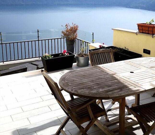 带两个卧室的顶楼公寓, Castel Gandolfo