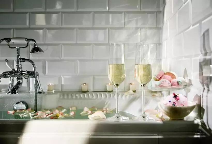 デラックススイート, Chateau Mcely