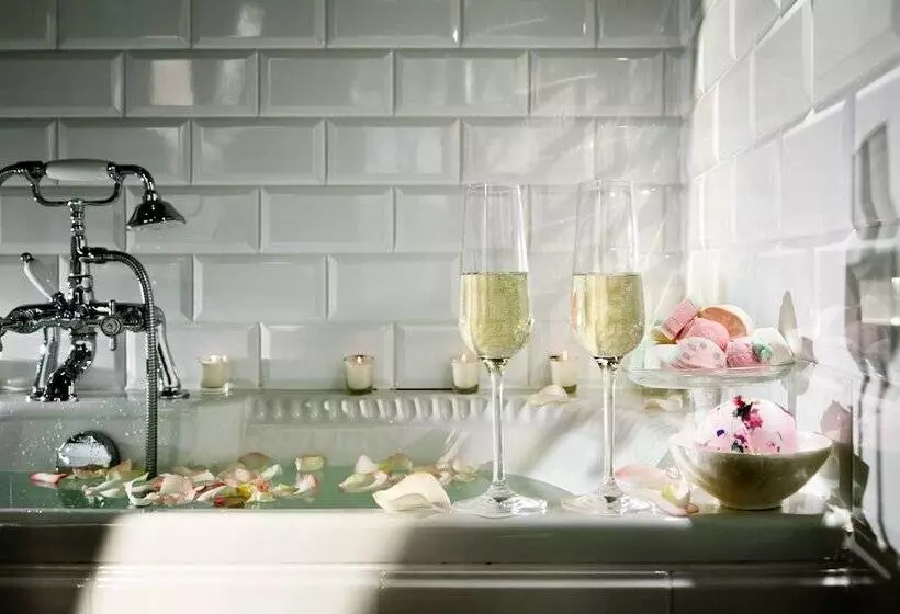 デラックススイート, Chateau Mcely
