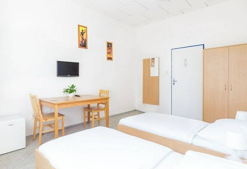 Номер Стандарт Совместная Ванная, City Hostel Brno