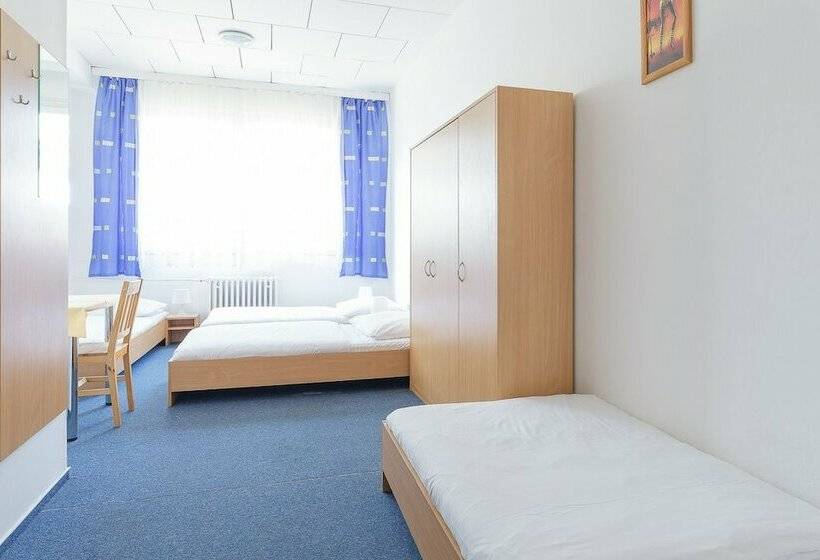 Номер Стандарт Четырехместный Совместный Санузел, City Hostel Brno