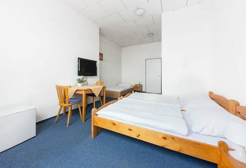 Четырехместный Номер Стандарт, City Hostel Brno