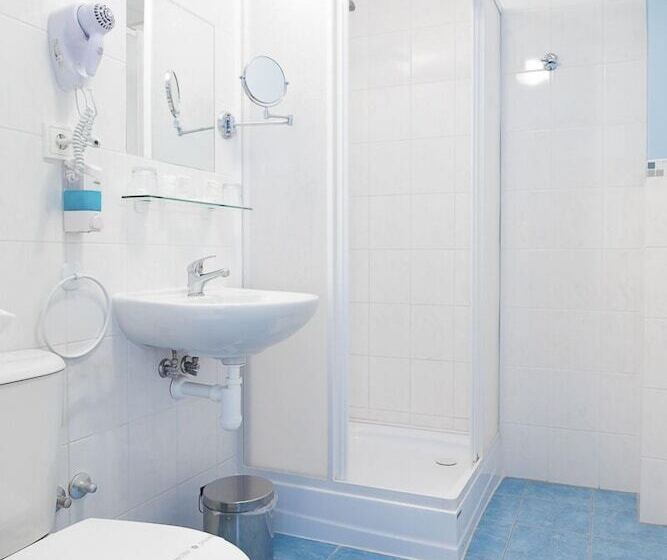 חדר סטנדרט לשלושה, City Hostel Brno