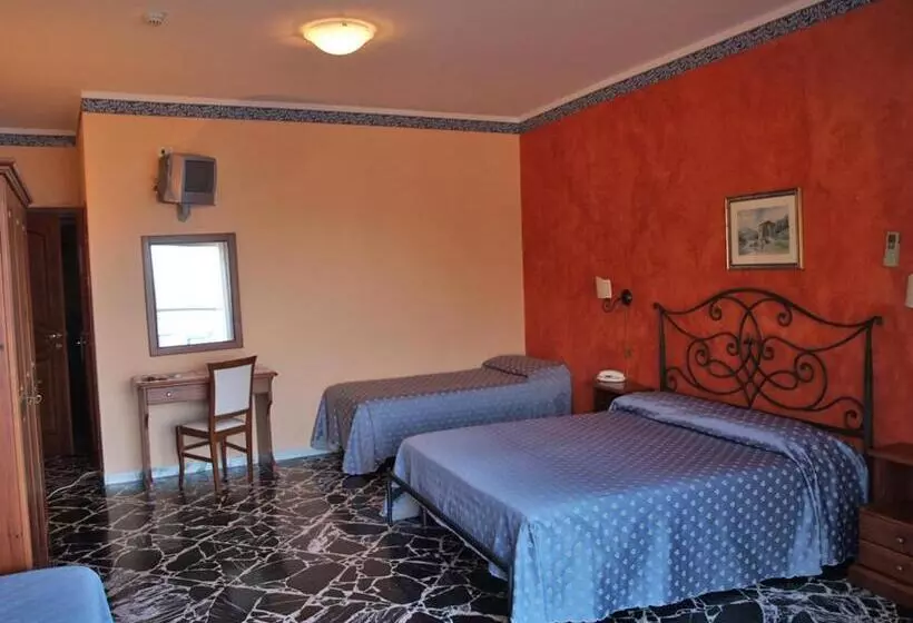 اتاق استاندارد سه نفره, Costa Azzurra