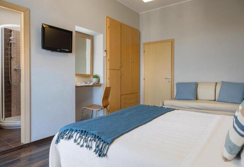 اتاق استاندارد سه نفره, Duparc