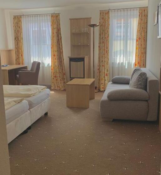 コンフォートルーム, Garni Brugger