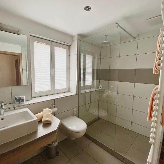 コンフォートルーム, Garni Brugger