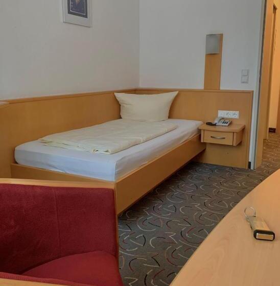 スタンダードシングルルーム, Garni Brugger