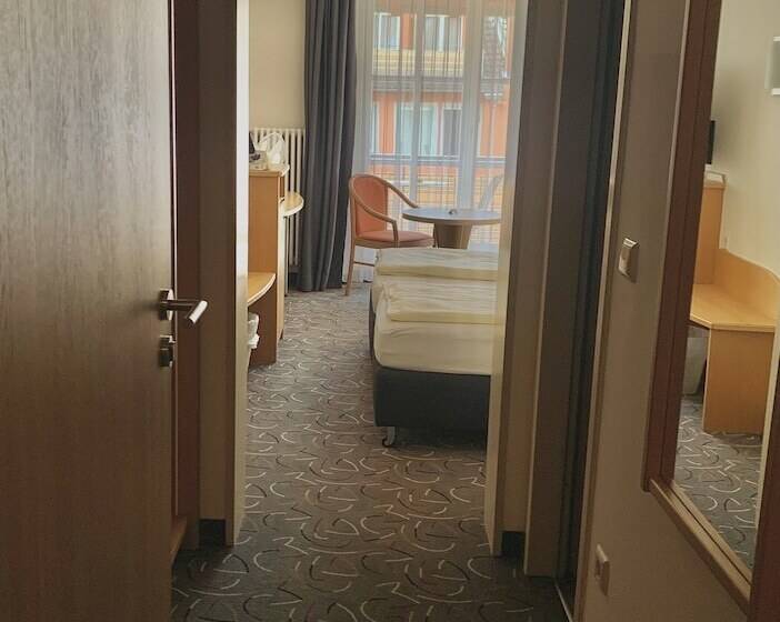 コンフォートルーム, Garni Brugger