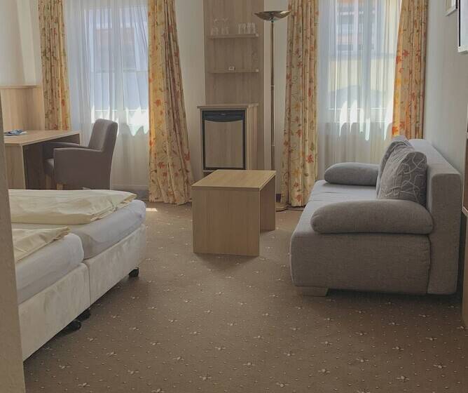 コンフォートルーム, Garni Brugger