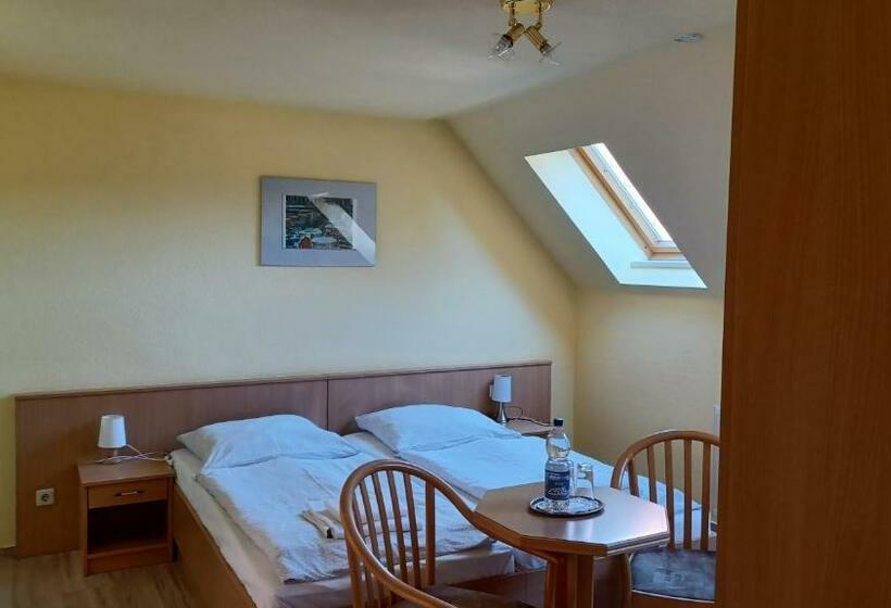 标准间, Haus Waldesruh