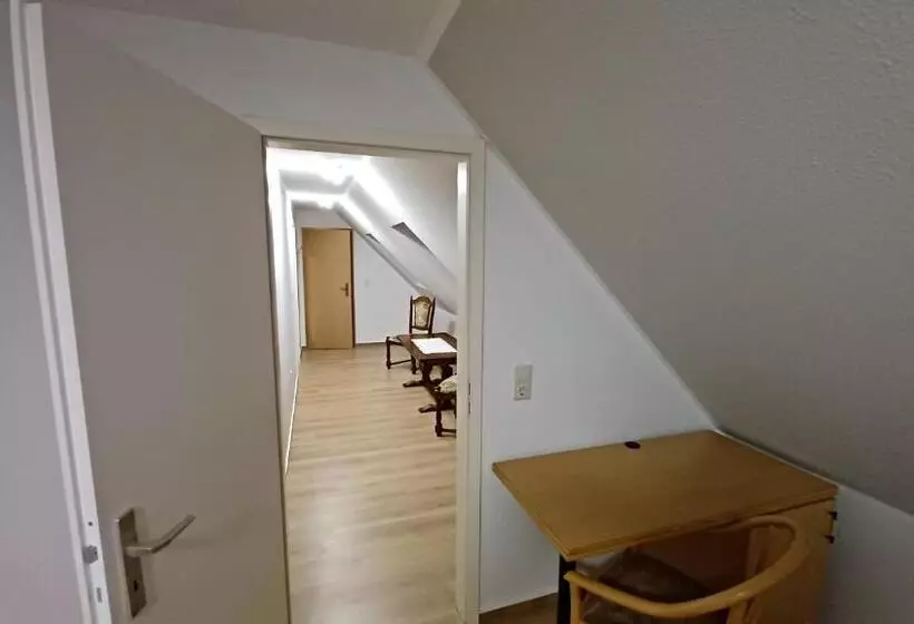 スタンダードトリプルルーム, Haus Waldesruh
