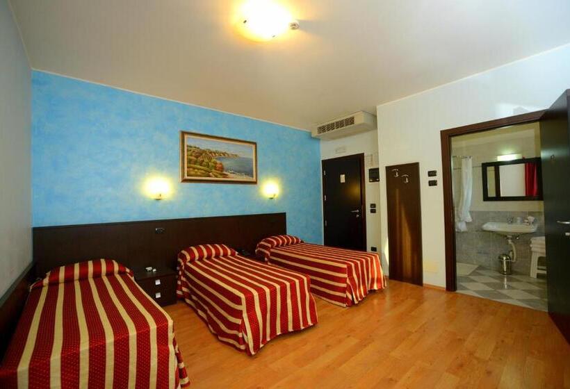 اتاق استاندارد سه نفره, Iacone