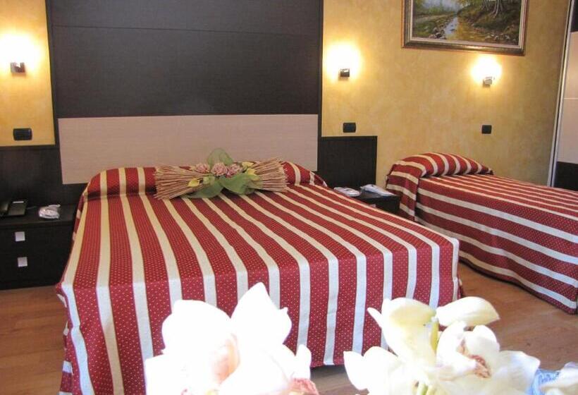 اتاق استاندارد سه نفره, Iacone