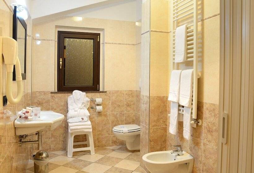 اتاق استاندارد, Iacone