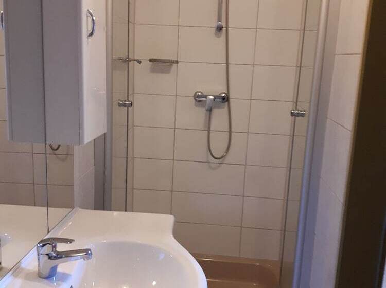 标准单人间, Jägerstube