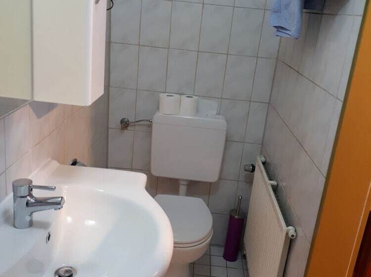 标准单人间, Jägerstube