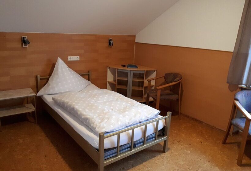 标准单人间, Jägerstube