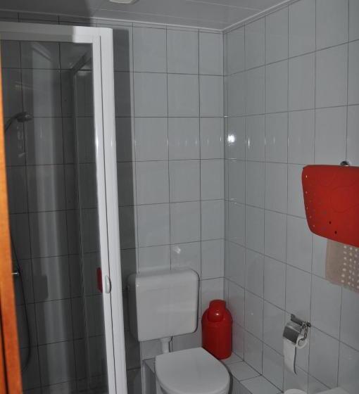 标准单人间, Jägerstube