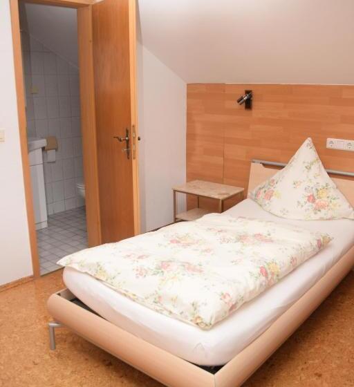 标准单人间, Jägerstube