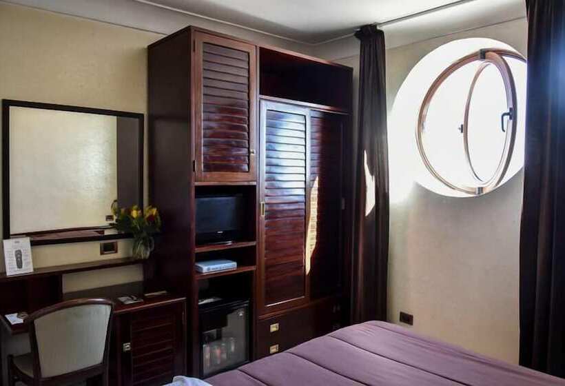 Номер Стандарт Вид на Море, La Tripergola