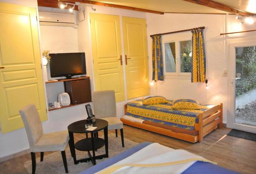 Студия Стандарт, La Vieille Bastide