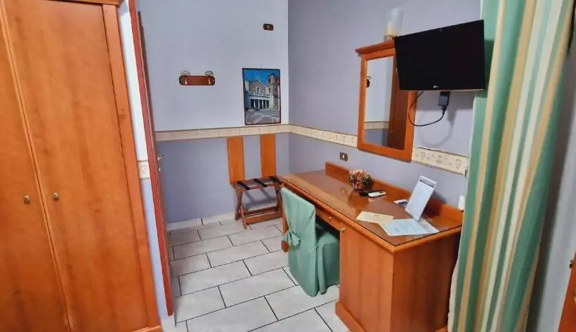 اتاق استاندارد یک نفره, Lento