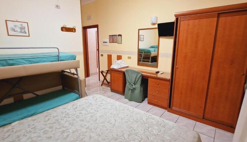 חדר אקונומי לארבעה, Lento