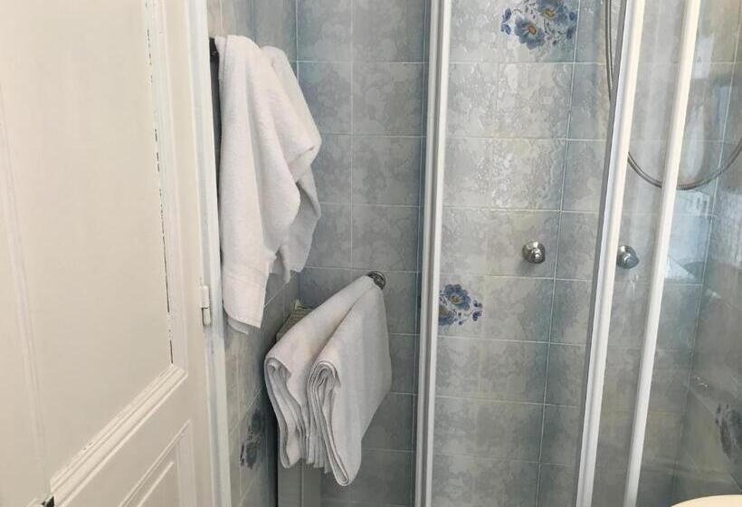 스탠다드 룸, Liberty