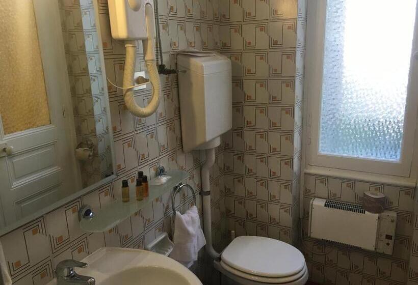 스탠다드 룸, Liberty