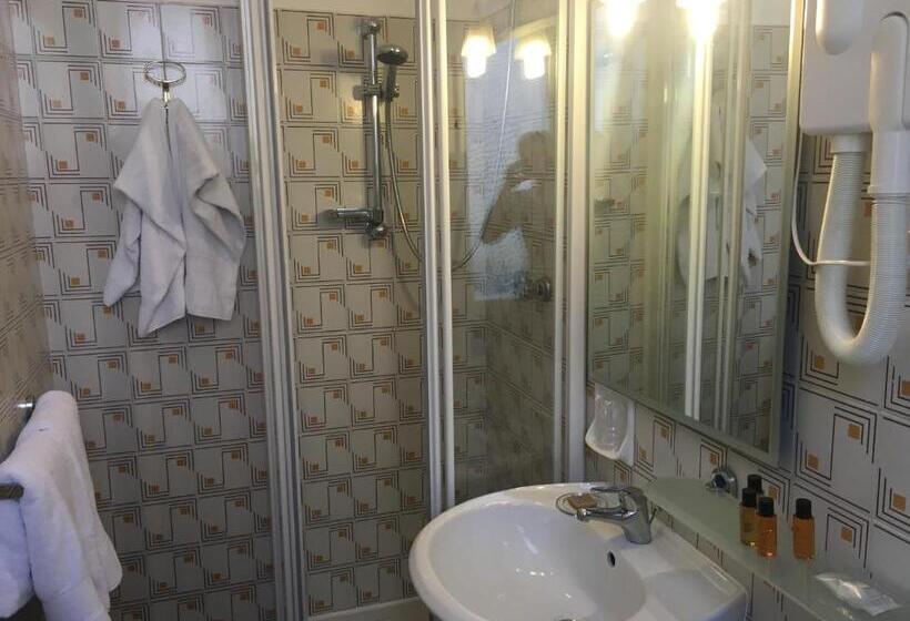 스탠다드 룸, Liberty