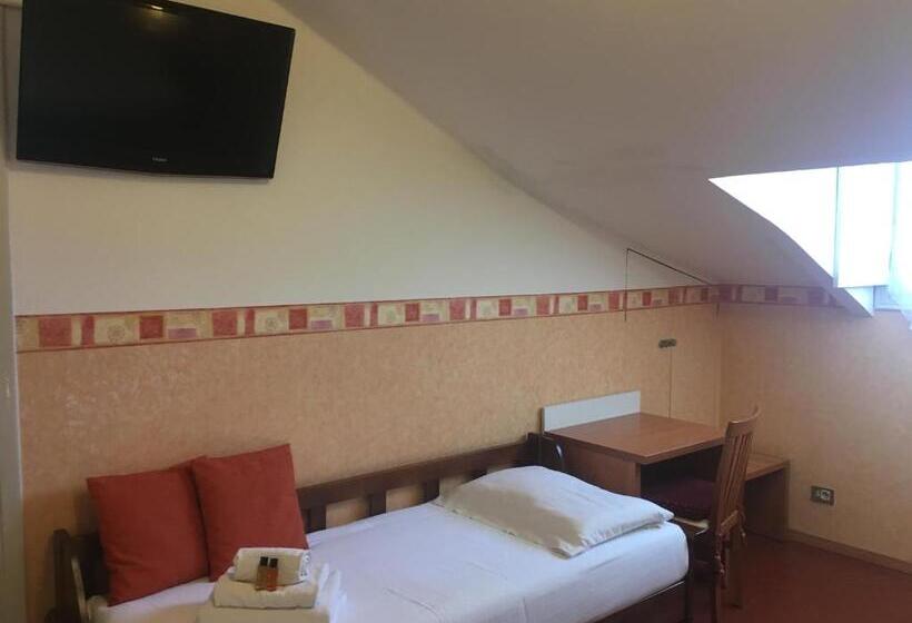 스탠다드 트리플 룸, Liberty