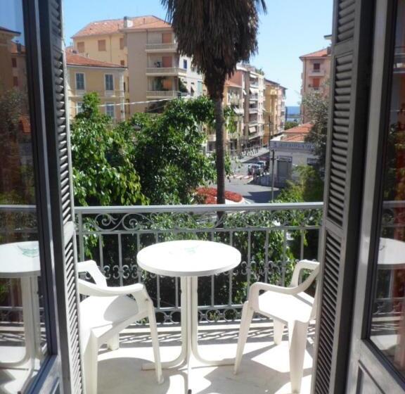 패밀리 룸, Liberty