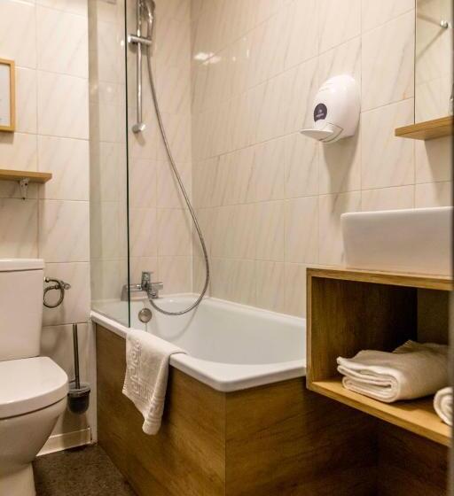 חדר סטנדרט לשלושה, Ostal Pau Universite   Sure Hotel Collection By Best Western