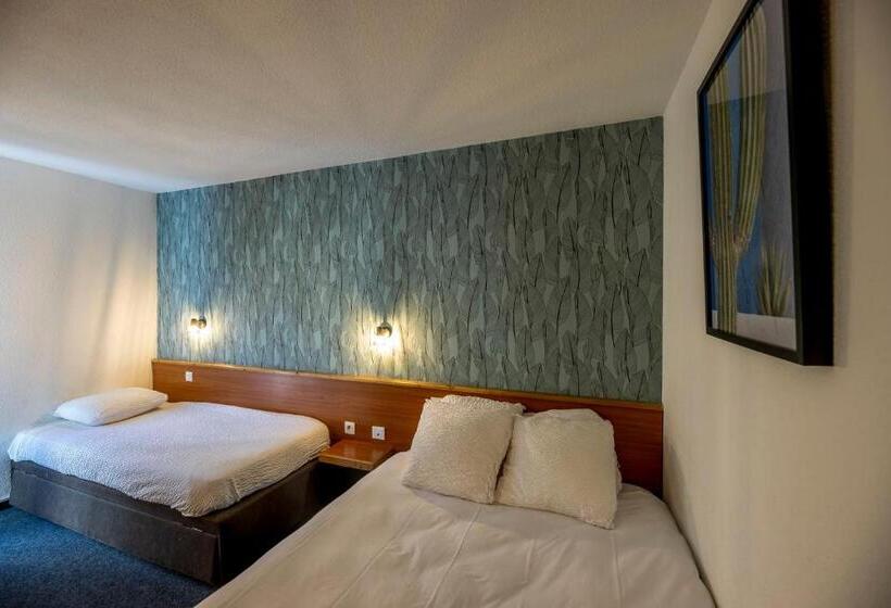 חדר סטנדרט לשלושה, Ostal Pau Universite   Sure Hotel Collection By Best Western